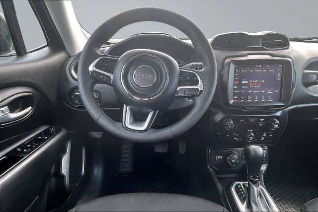 Used 2023 Jeep Renegade Latitude AWD/4WD image 5