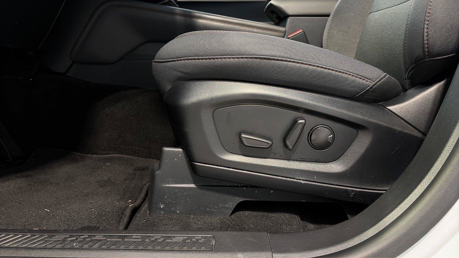 Certified 2025 Ford Explorer Active RWD image 21