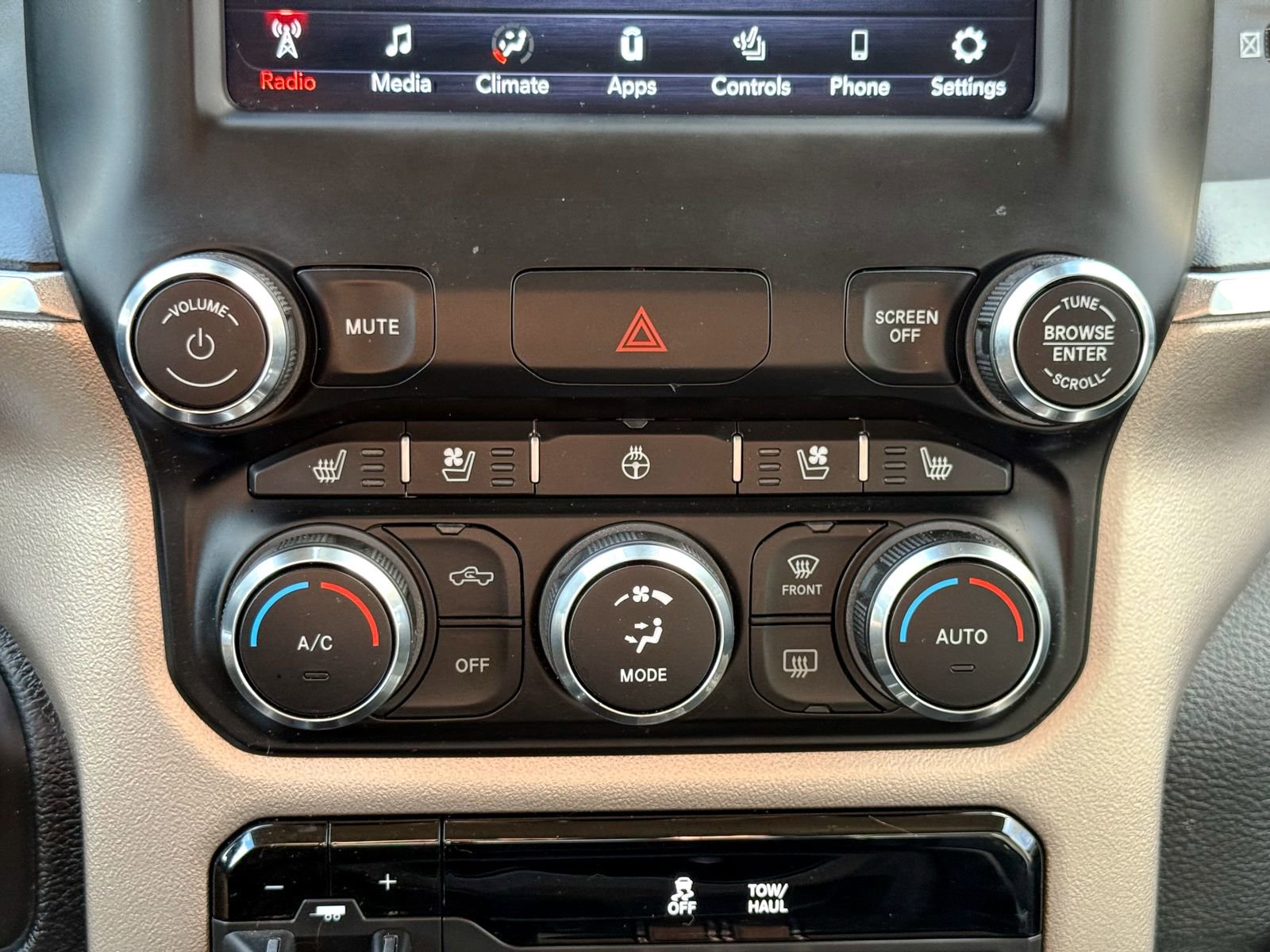 Used 2021 RAM 1500 Laramie AWD/4WD image 28