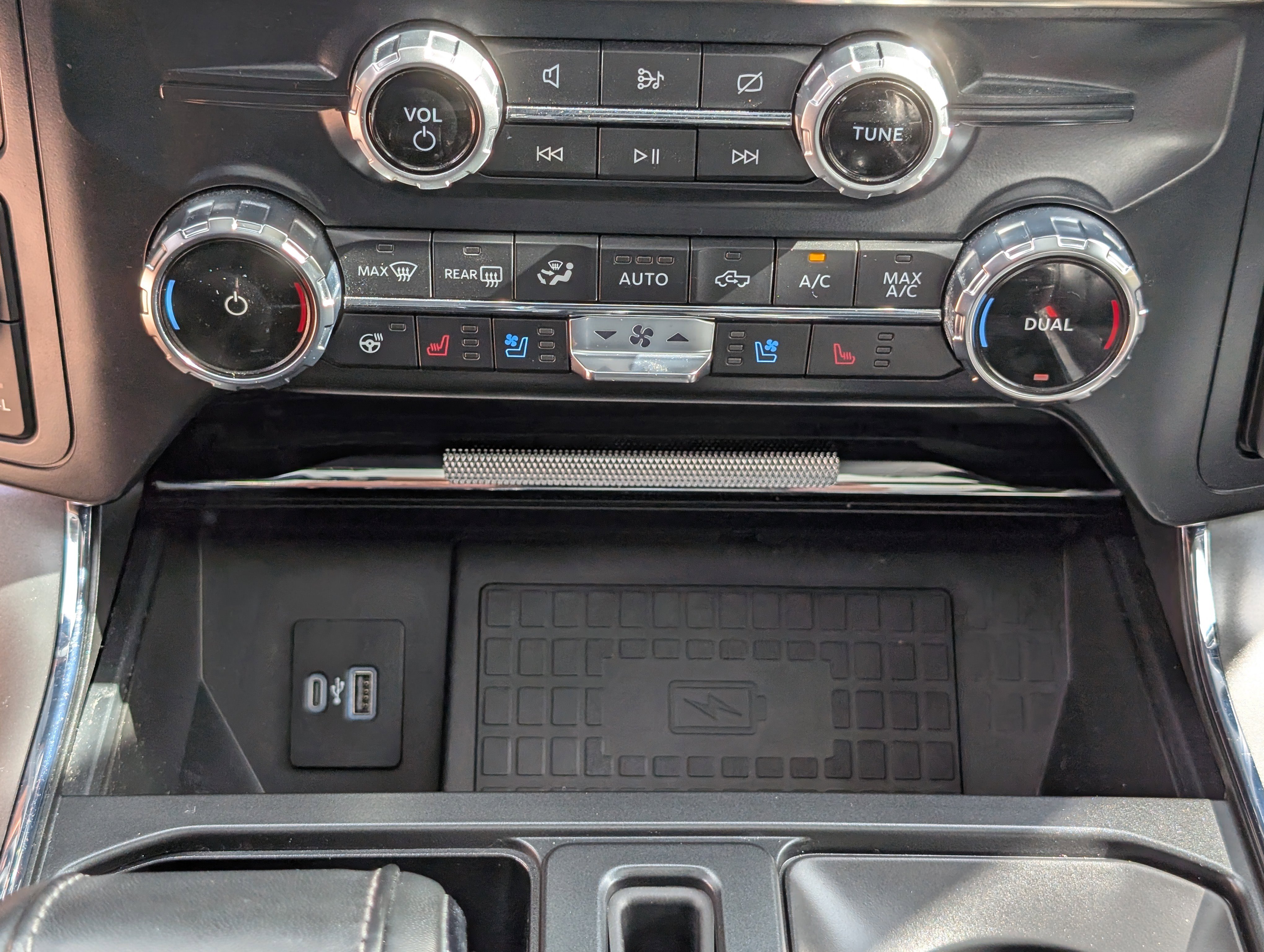 Certified 2022 Ford F150 Lariat w/ Equipment Group 502A High image 31