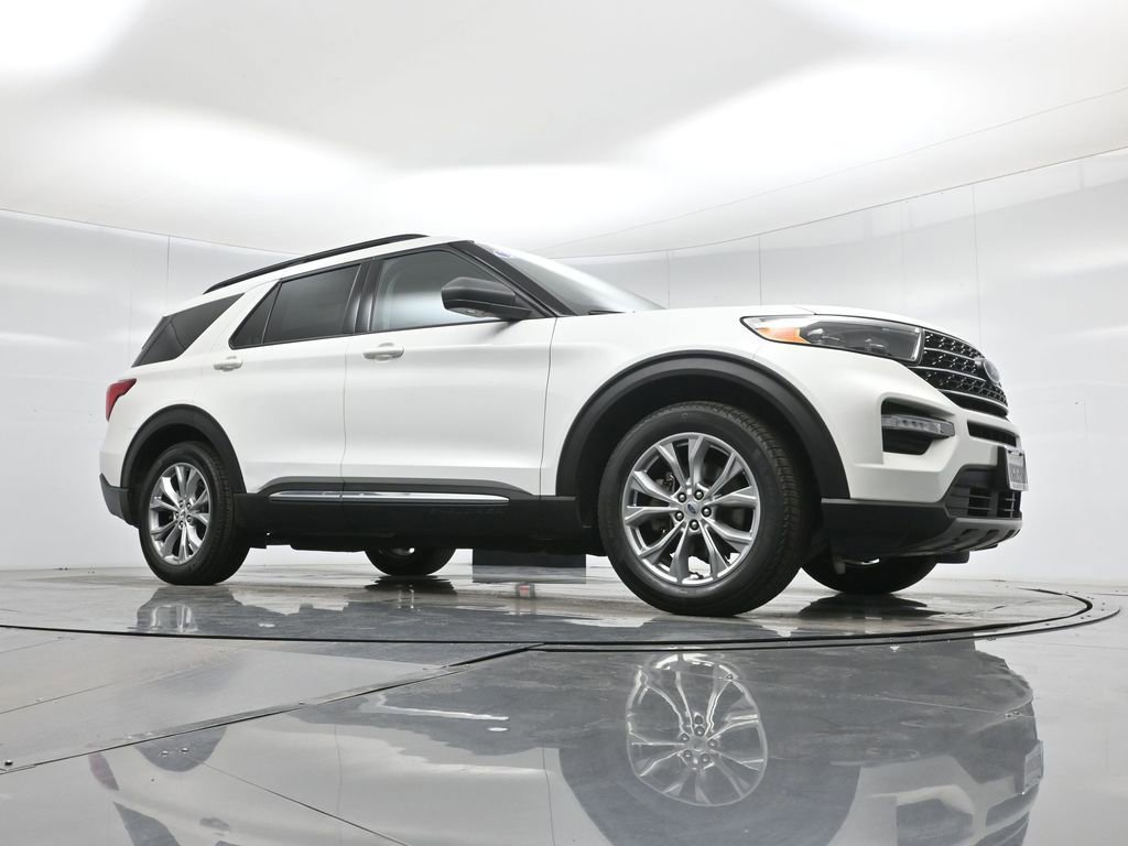 Certified 2020 Ford Explorer XLT w/ Equipment Group 202A image 6