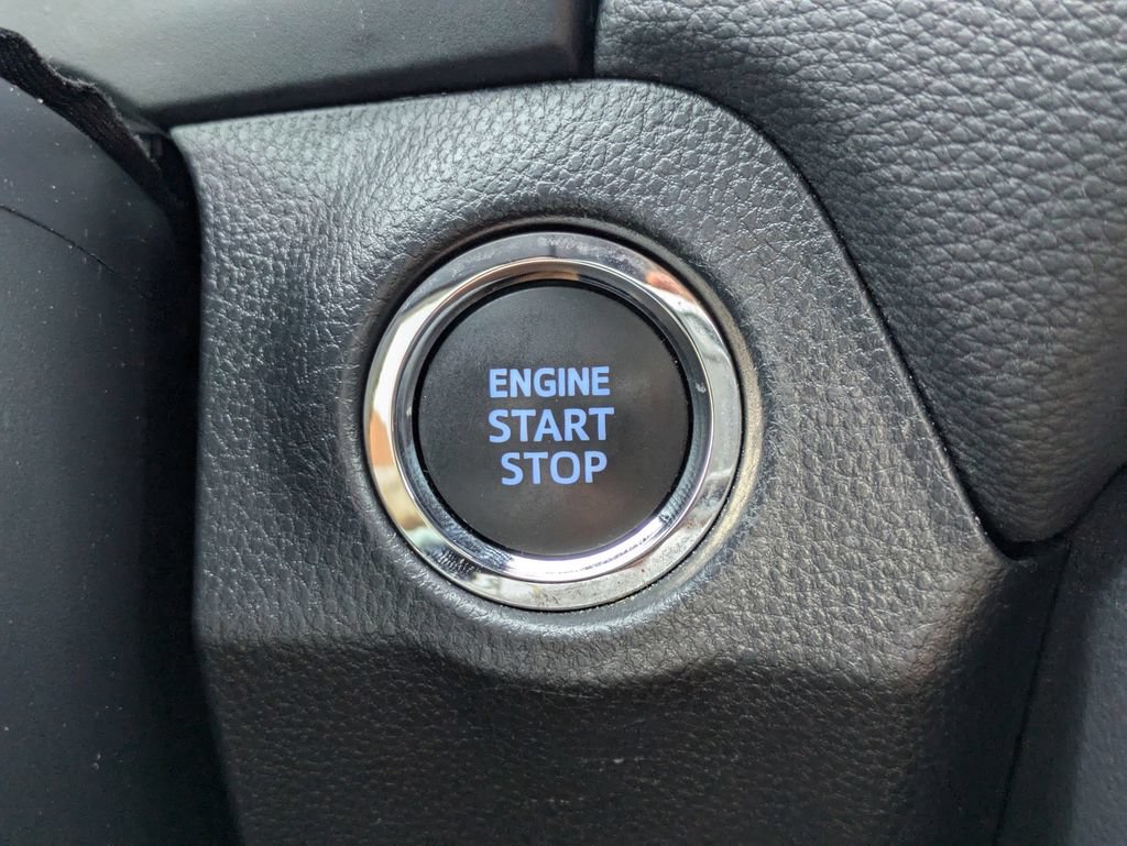 Used 2022 Toyota RAV4 XLE w/ Convenience Package FWD image 28