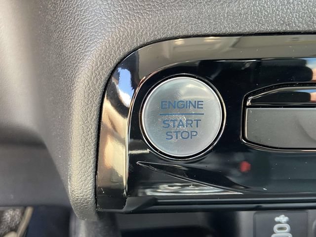 Certified 2025 Ford Escape SE FWD image 29