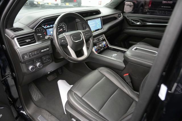 Used 2021 GMC Yukon Denali w/ Denali Premium Package image 8
