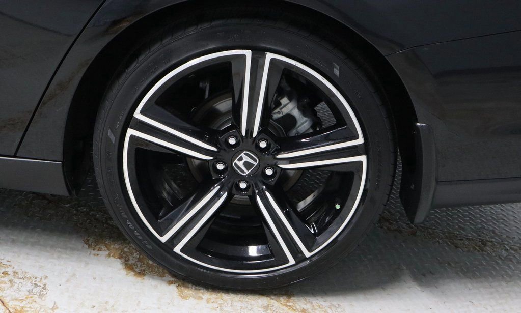 Used 2024 Honda Accord Sport image 12