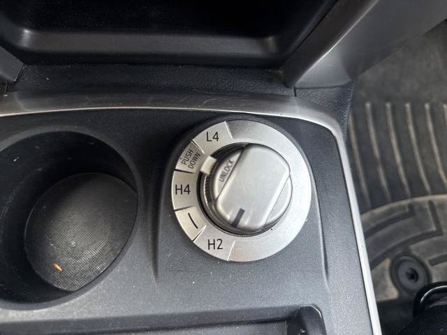 Used 2018 Toyota 4Runner SR5 AWD/4WD image 17