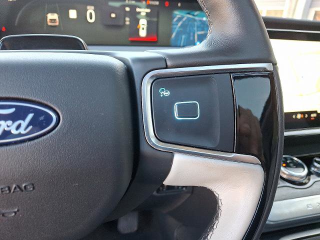 Certified 2025 Ford Expedition Max Platinum image 23