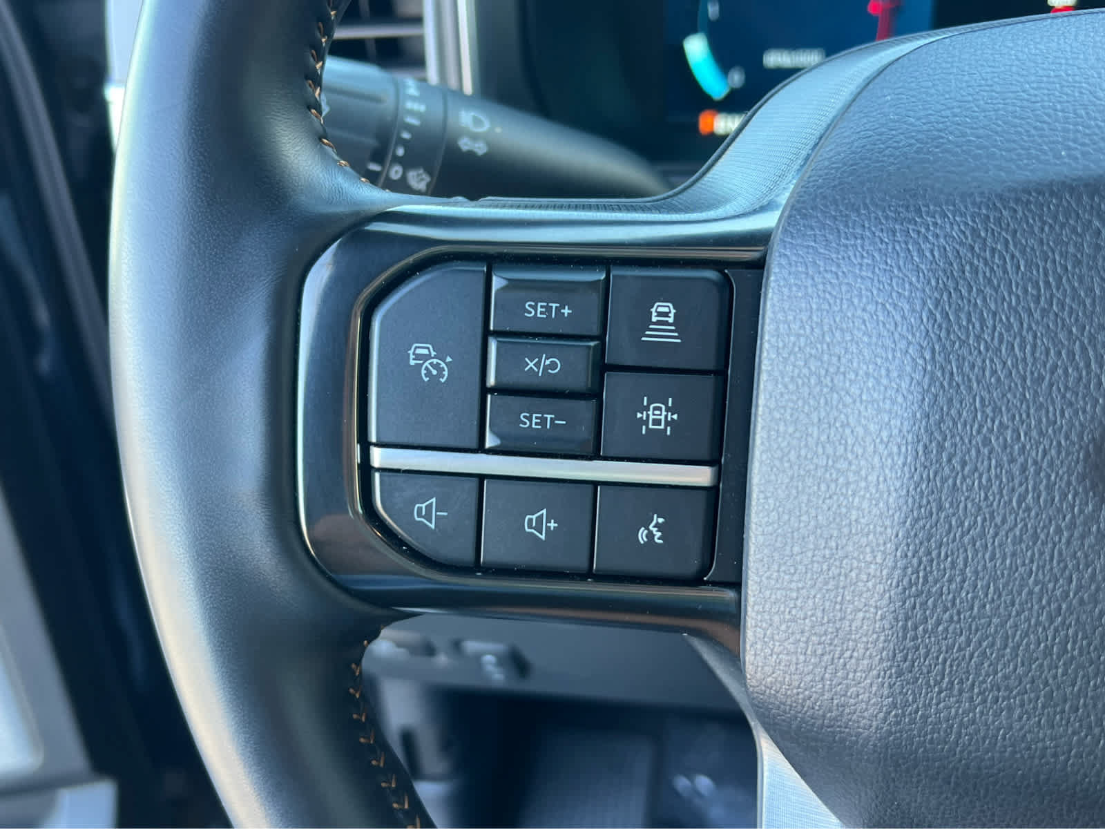 Certified 2024 Ford F450 Platinum w/ FX4 Off-Road Package AWD/4WD image 30
