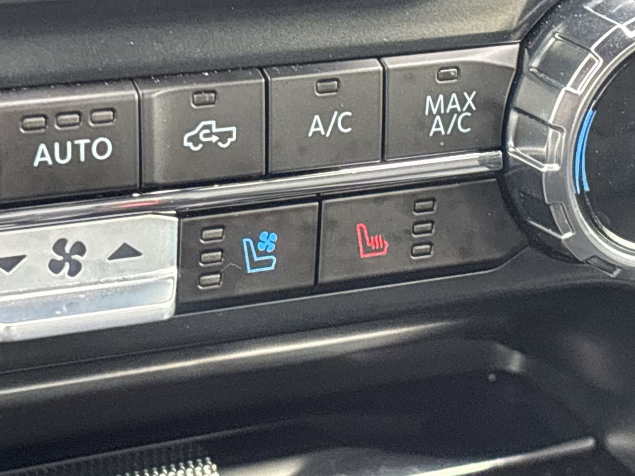 Certified 2025 Ford F150 Lariat w/ Equipment Group 502A High image 32