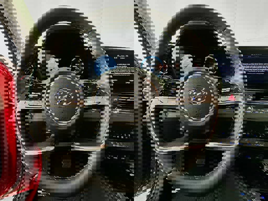 Used 2022 Hyundai Elantra Limited image 18