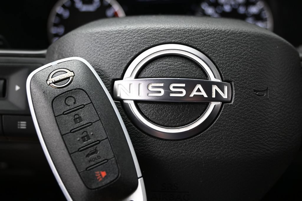 Used 2025 Nissan Rogue SV AWD/4WD image 33
