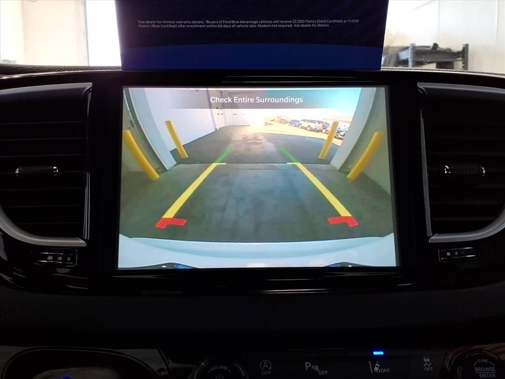 Used 2025 Chrysler Pacifica Select image 9