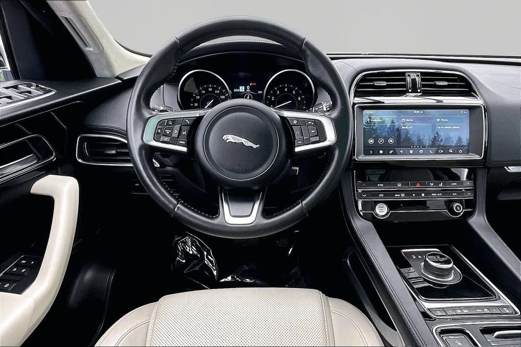 Used 2020 Jaguar F-PACE Prestige AWD/4WD image 5