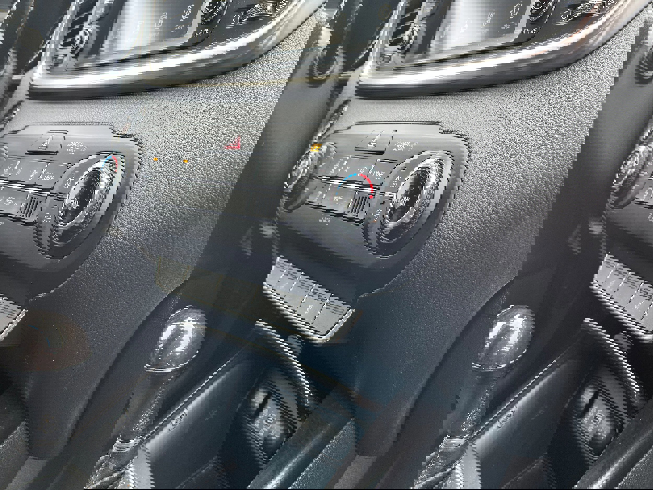 Used 2017 Kia Sorento EX w/ EX Advanced Touring Package image 16