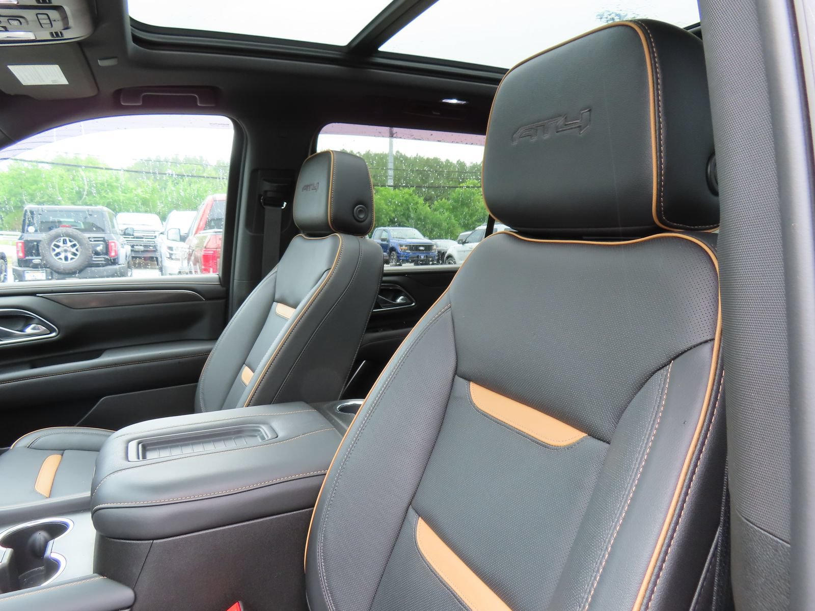 Used 2024 GMC Yukon XL AT4 w/ AT4 Premium Package AWD/4WD image 33
