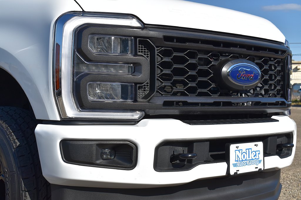 Certified 2025 Ford F350 XL w/ STX Appearance Package AWD/4WD image 5