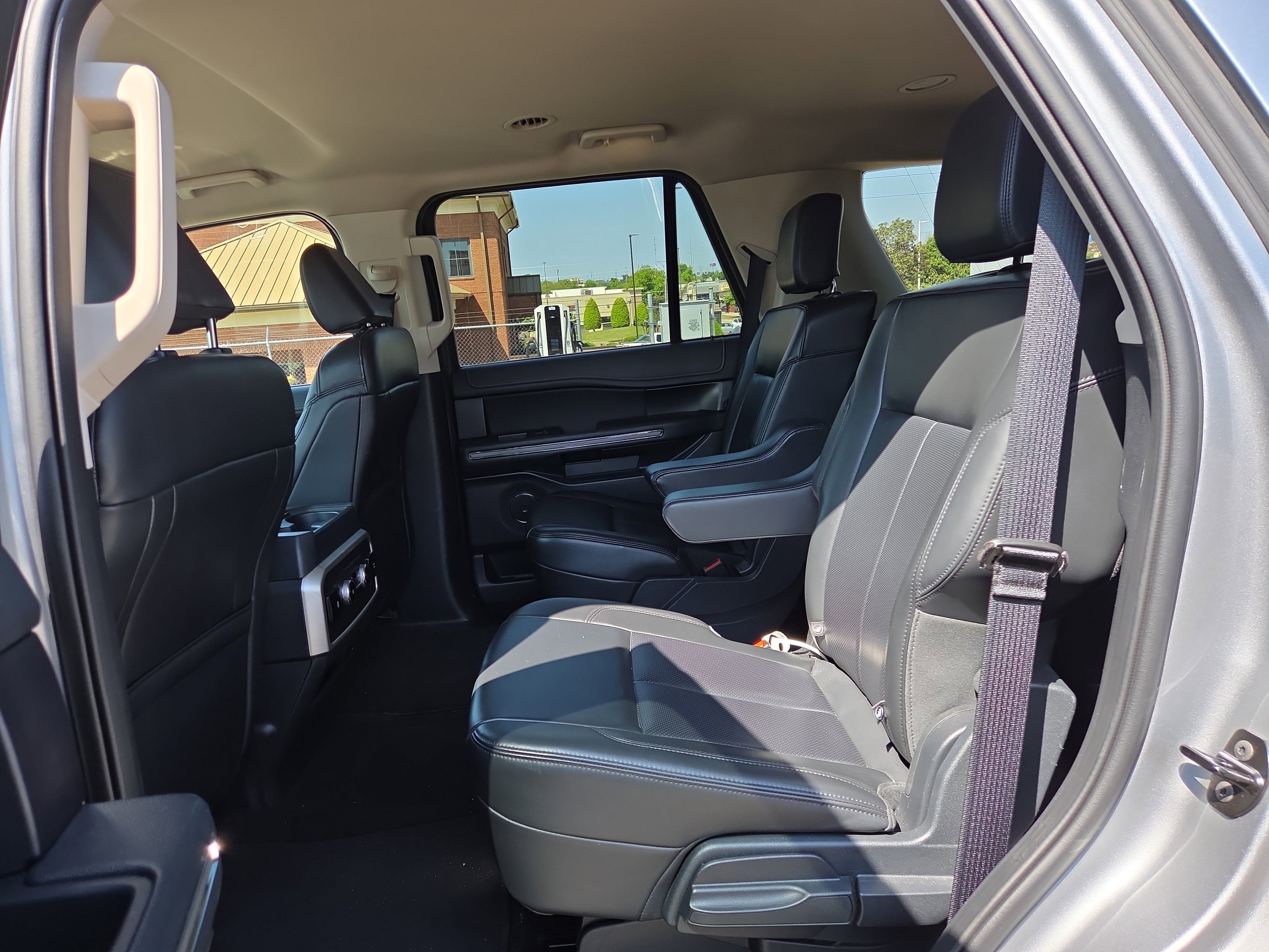 Certified 2024 Ford Expedition XLT RWD image 11