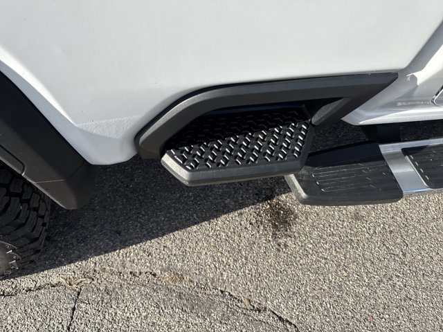 Used 2022 GMC Sierra 2500 SLE w/ SLE Convenience Package image 11