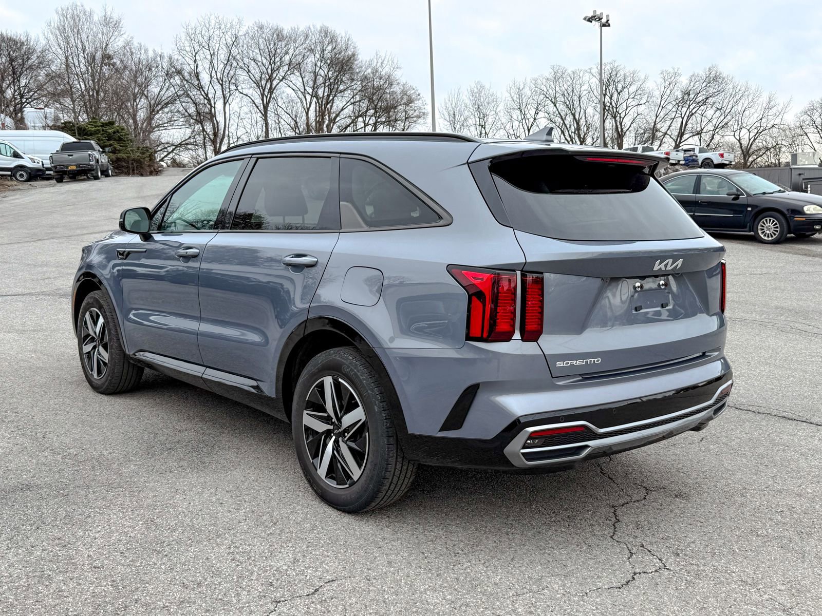Used 2023 Kia Sorento S image 5