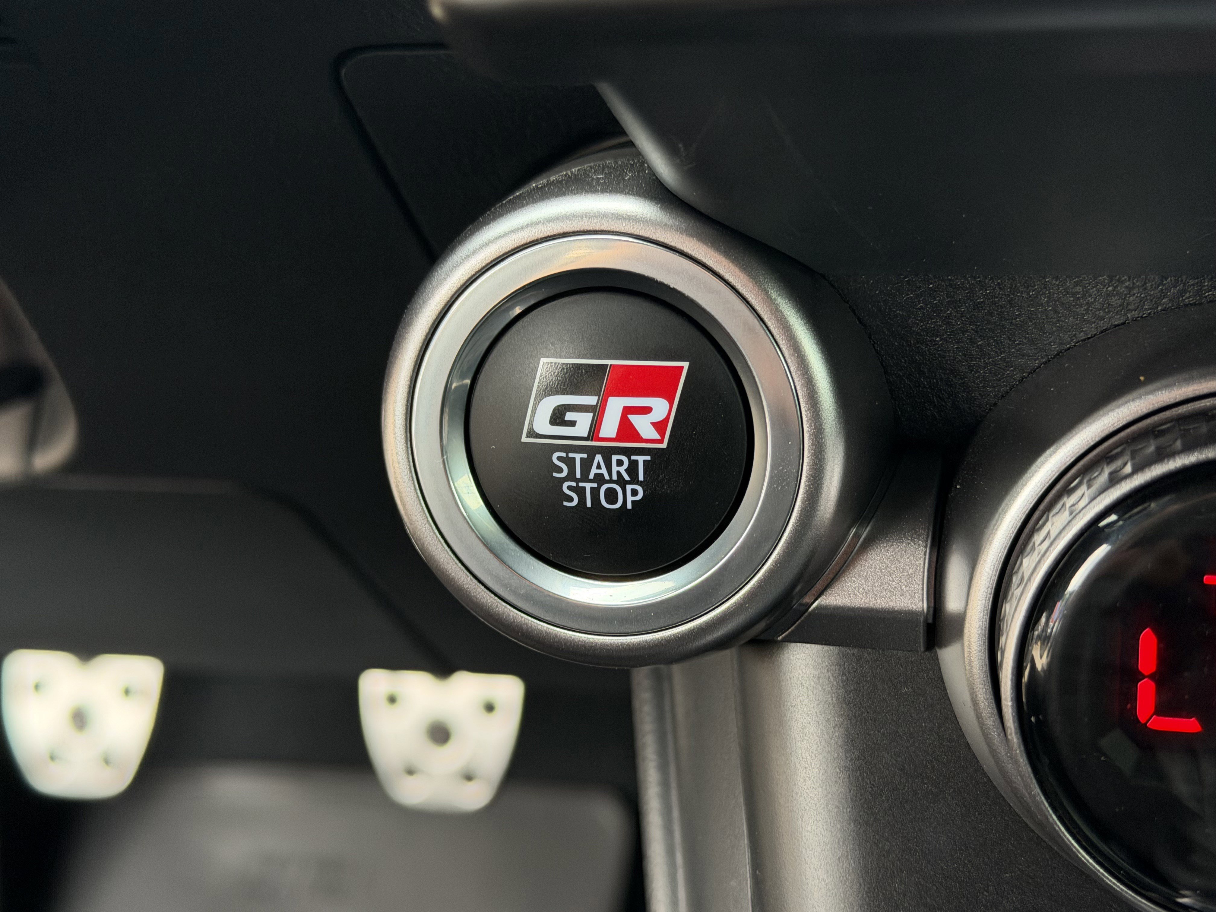 Used 2025 Toyota GR86 Premium w/ ALL Weather Mat Package (TMS) image 18