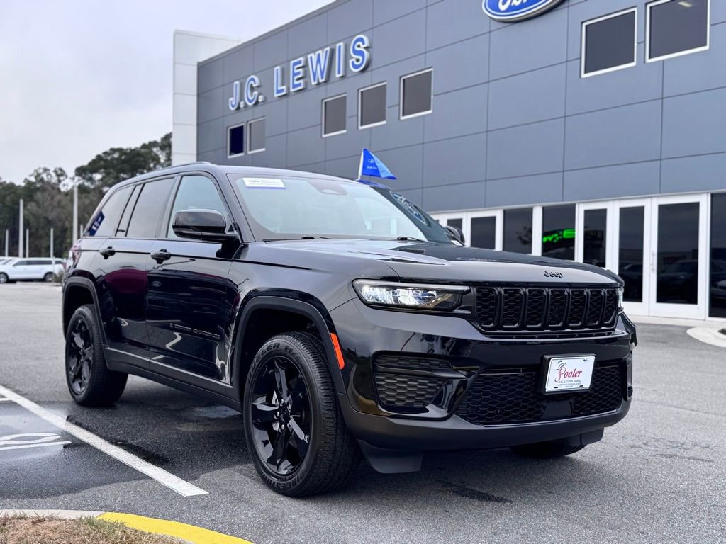 Used 2024 Jeep Grand Cherokee Altitude