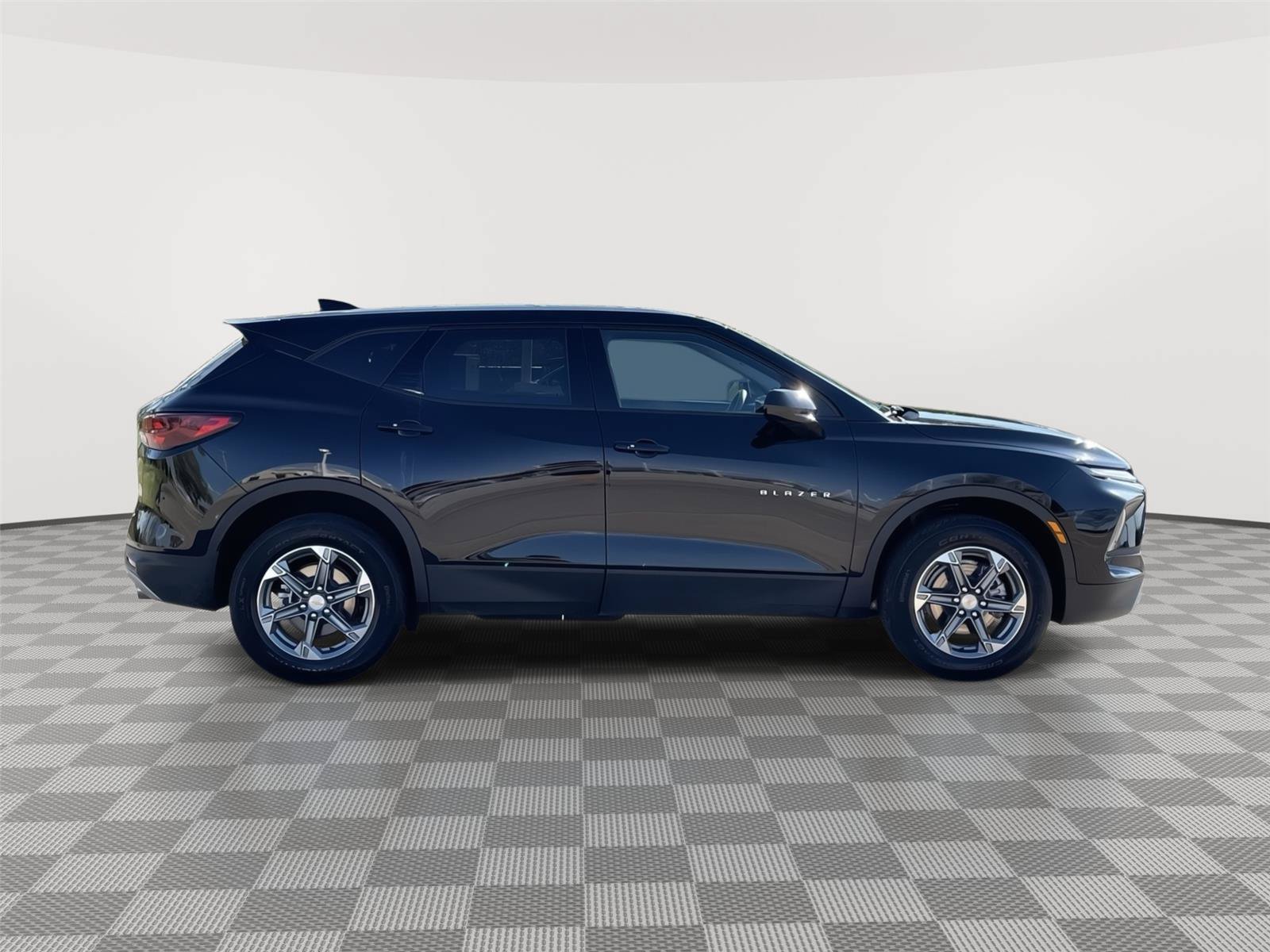 Used 2025 Chevrolet Blazer LT AWD/4WD image 6