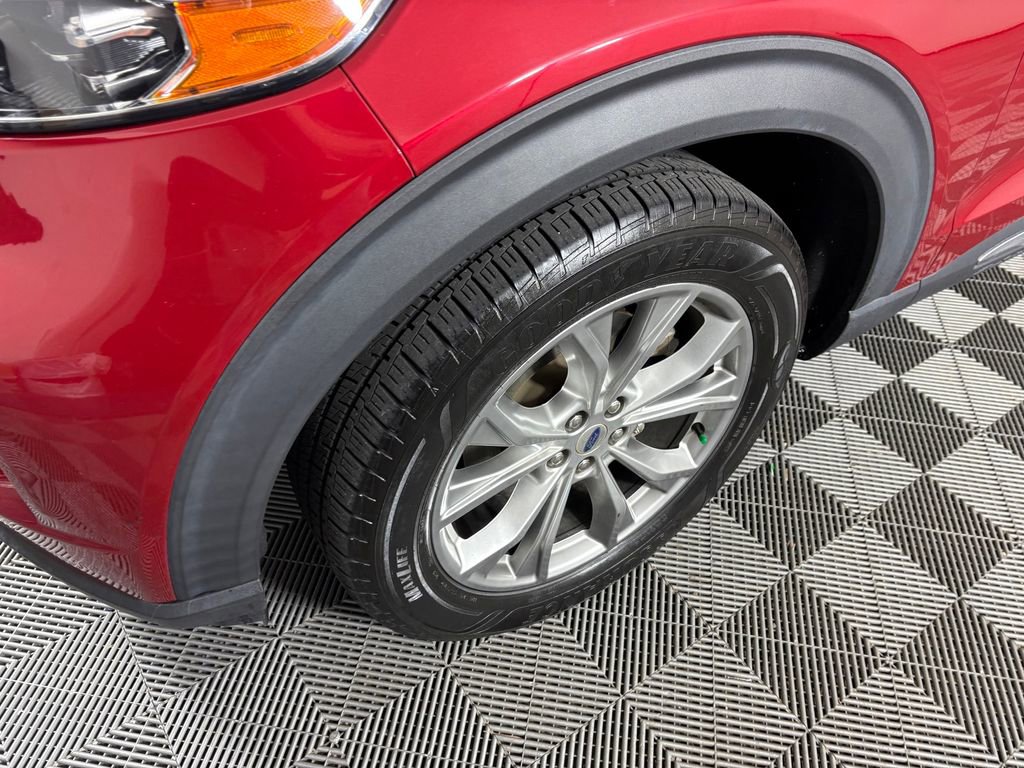 Certified 2020 Ford Explorer XLT w/ Equipment Group 202A AWD/4WD image 9