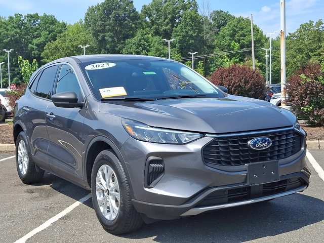 Certified 2023 Ford Escape Active w/ Tech Pack #1 AWD/4WD image 2