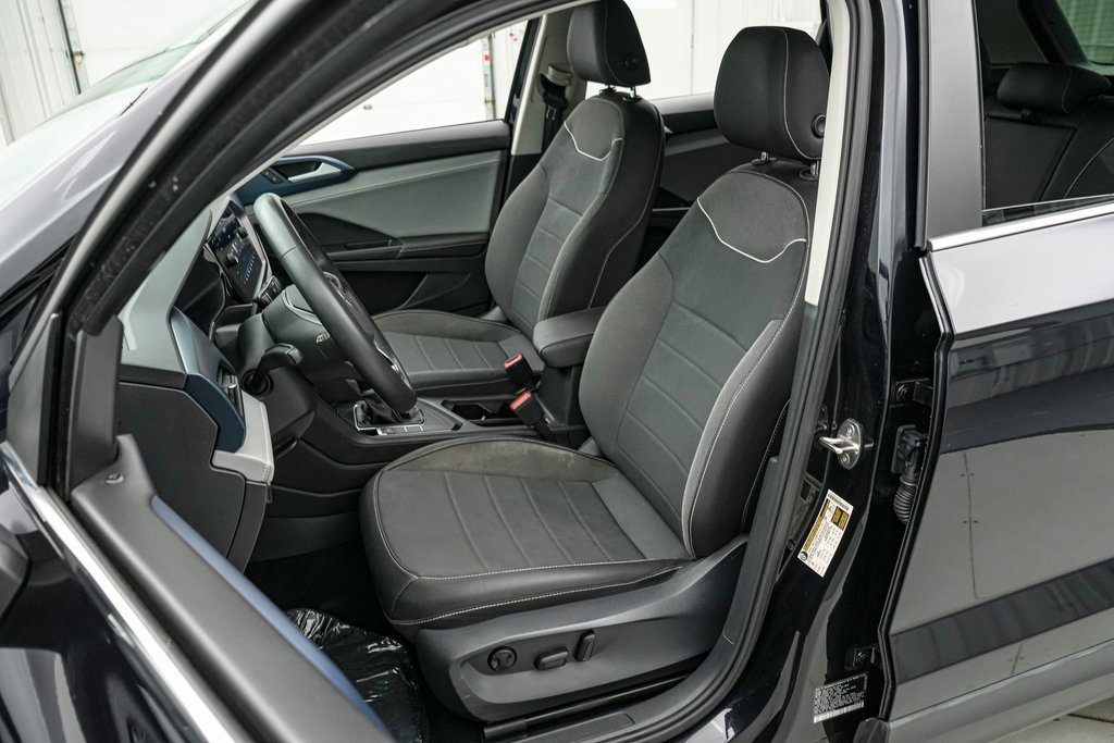 Used 2024 Volkswagen Taos SE image 11