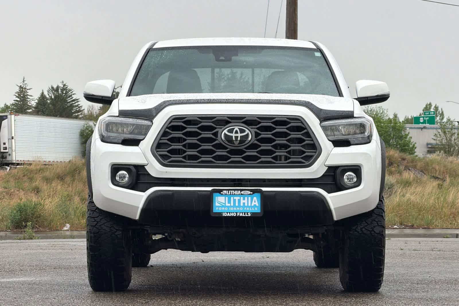 Used 2020 Toyota Tacoma TRD Off-Road w/ Technology Package AWD/4WD image 10