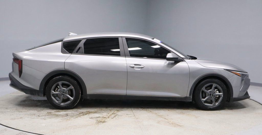 Used 2025 Kia K4 LXS image 6