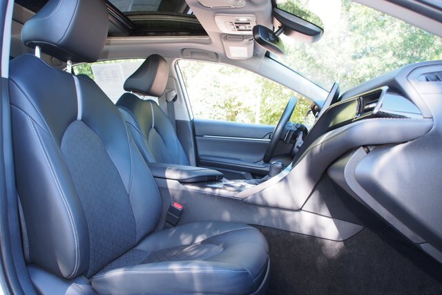 Used 2022 Toyota Camry XSE FWD image 11
