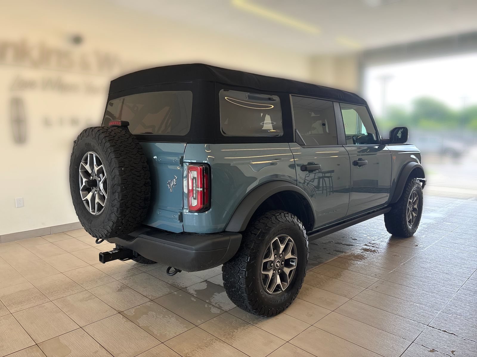 Certified 2023 Ford Bronco Badlands AWD/4WD image 3
