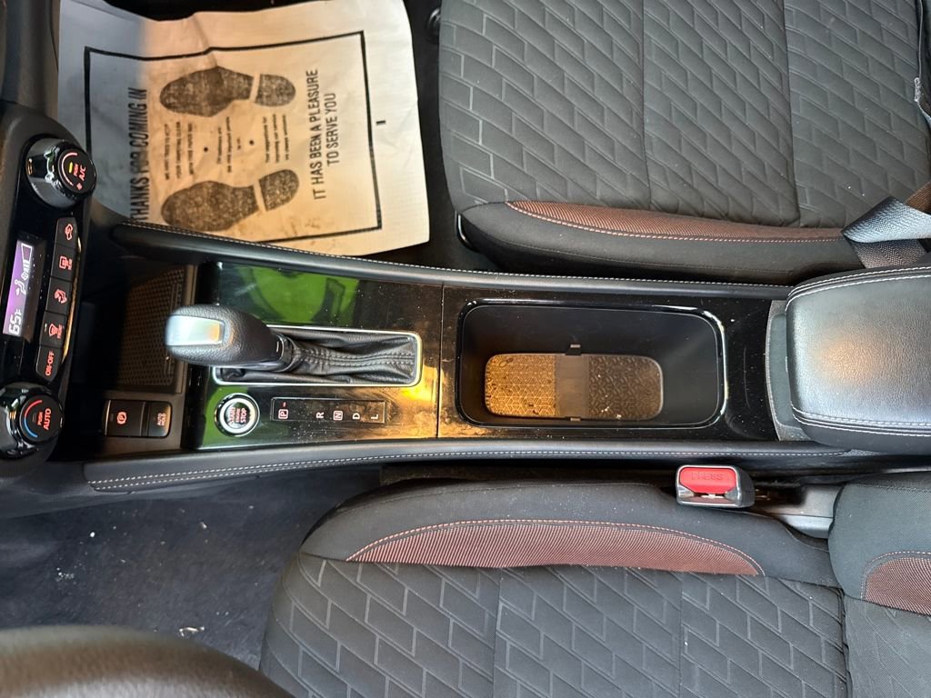 Used 2021 Nissan Kicks SR image 19