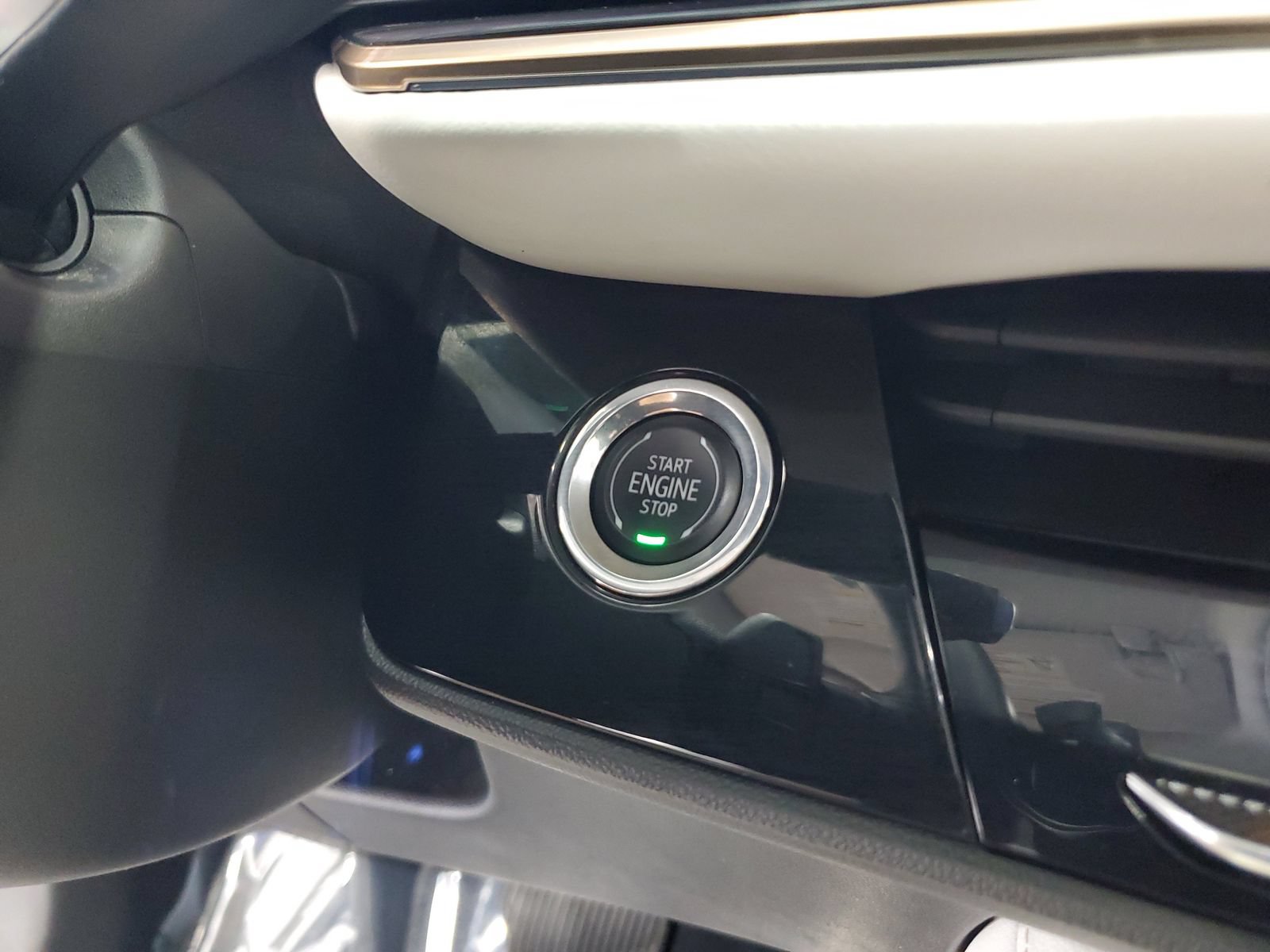 Used 2024 Buick Envision Avenir AWD/4WD image 27