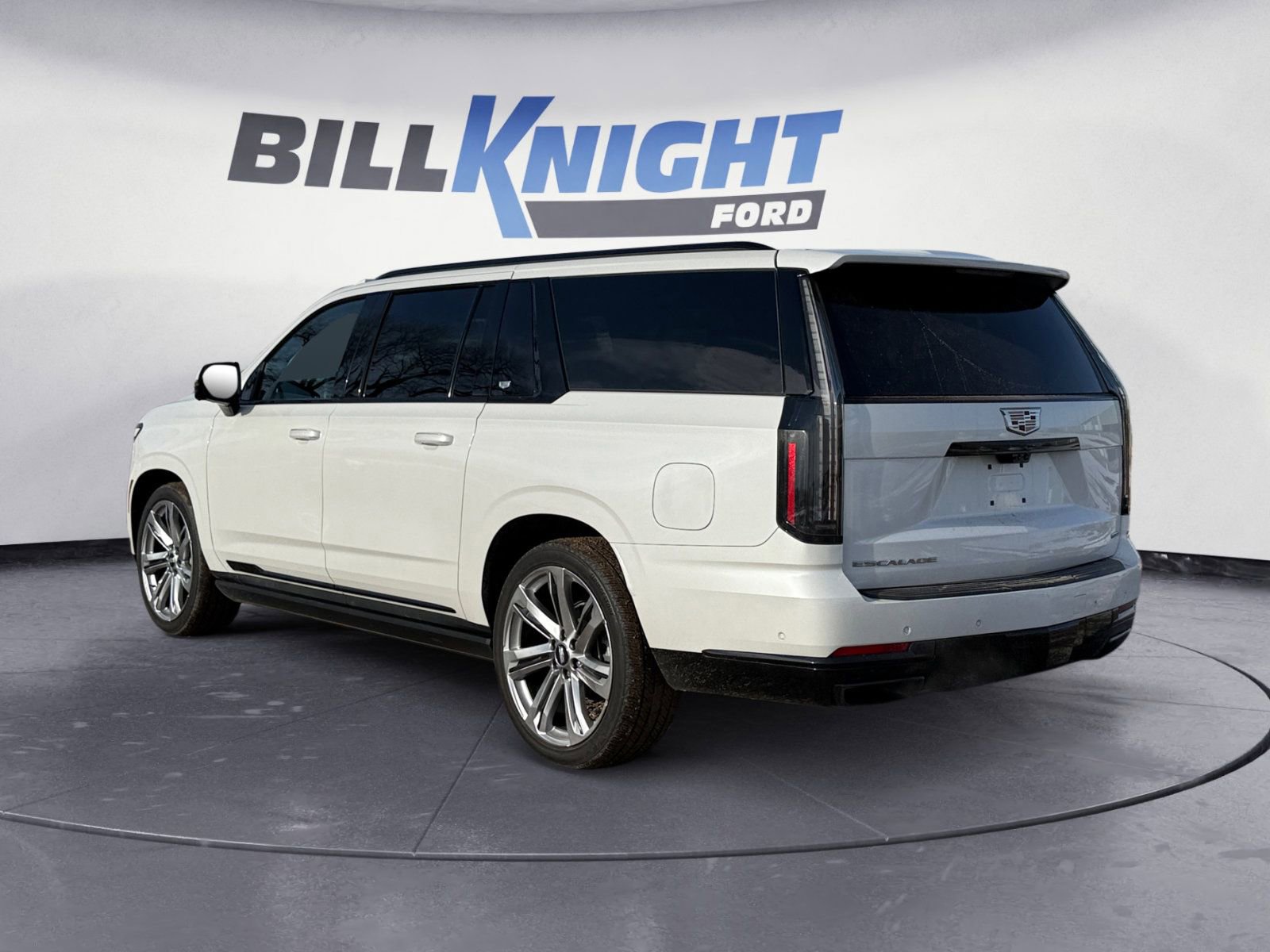 Used 2025 Cadillac Escalade ESV Sport Platinum w/ LPO, Floor Liner Package image 3