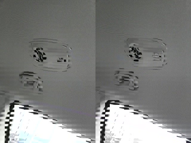 Used 2024 Chrysler Voyager LX image 35