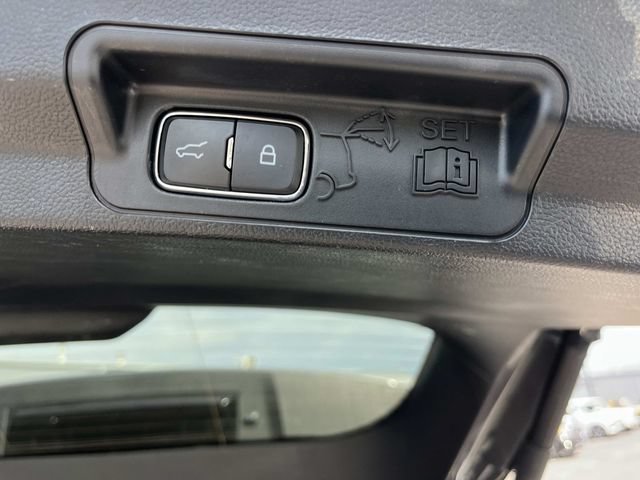 Certified 2024 Ford Explorer XLT w/ Equipment Group 202A AWD/4WD image 19