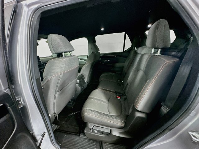 Used 2025 Honda Pilot Sport image 29