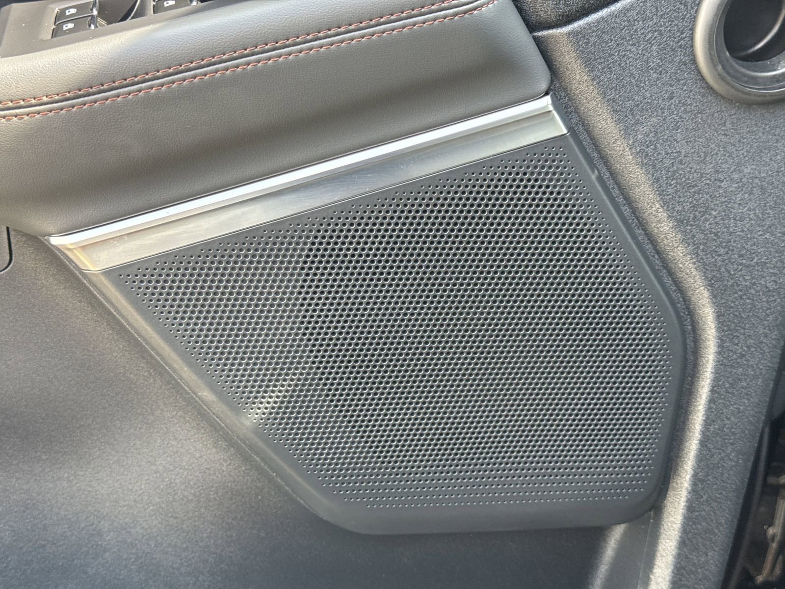 Certified 2025 Ford Expedition Active image 18