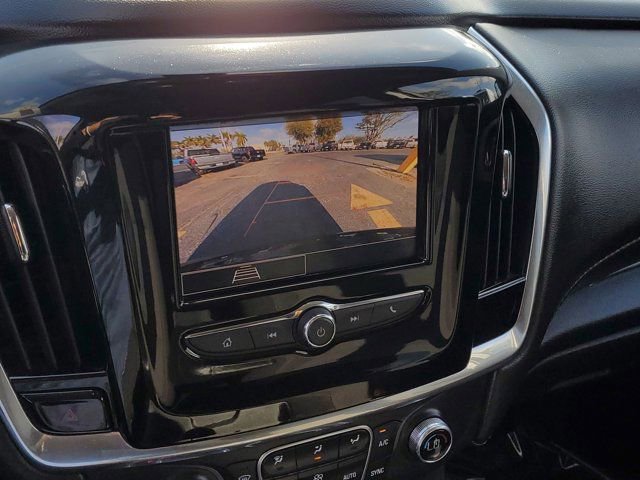 Used 2020 Chevrolet Traverse LT image 25