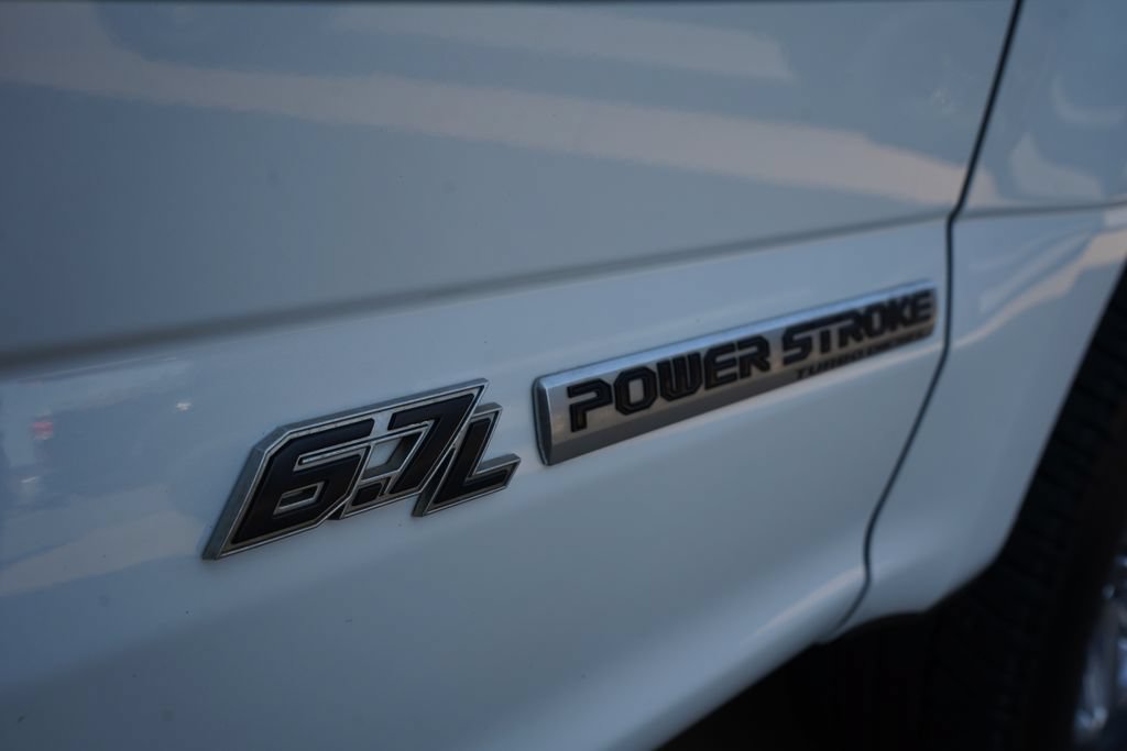 Certified 2021 Ford F250 Platinum w/ FX4 Off-Road Package AWD/4WD image 8