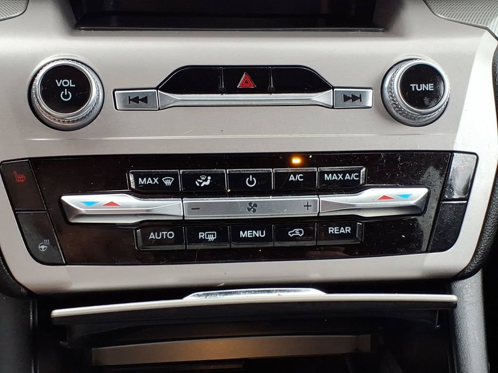 Certified 2023 Ford Explorer XLT w/ Equipment Group 202A AWD/4WD image 17