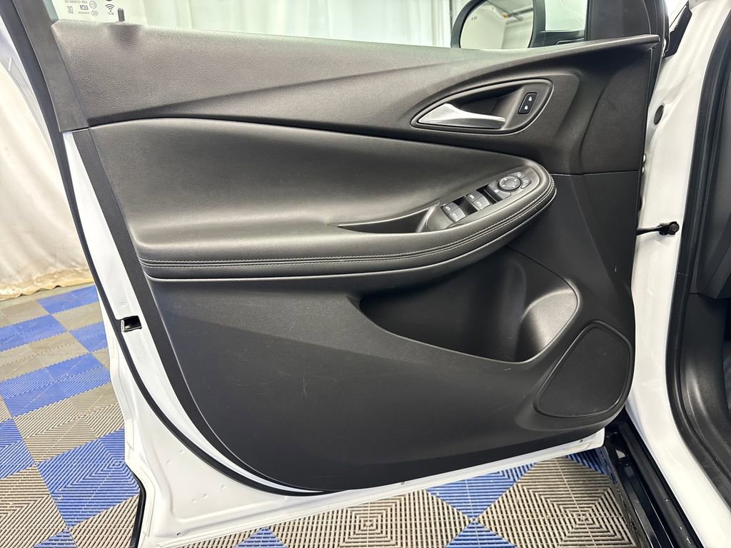 Used 2024 Buick Encore GX Sport Touring AWD/4WD image 10