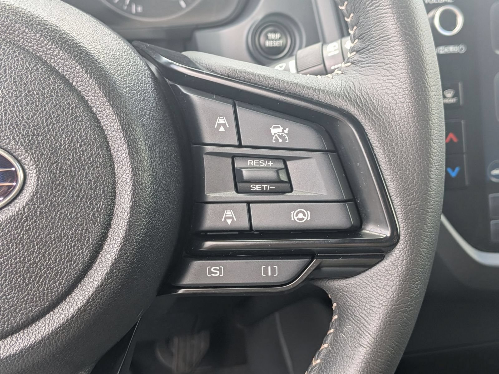 Used 2025 Subaru Forester Premium AWD/4WD image 22
