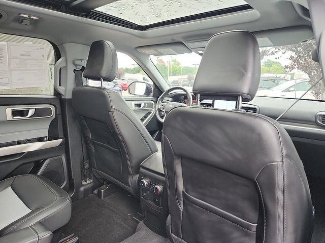 Certified 2022 Ford Explorer XLT w/ Equipment Group 202A AWD/4WD image 29