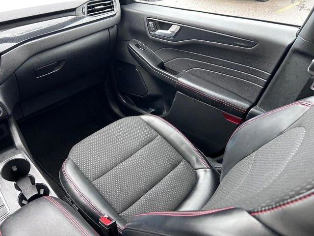 Certified 2025 Ford Escape ST-Line image 17