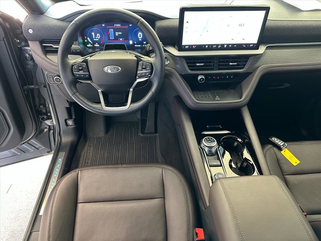 Certified 2025 Ford Explorer Platinum w/ Ultimate Package image 33