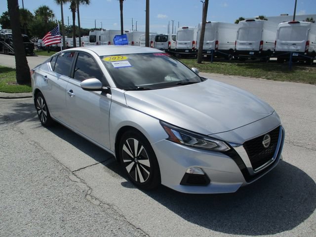 Used 2022 Nissan Altima 2.5 SV