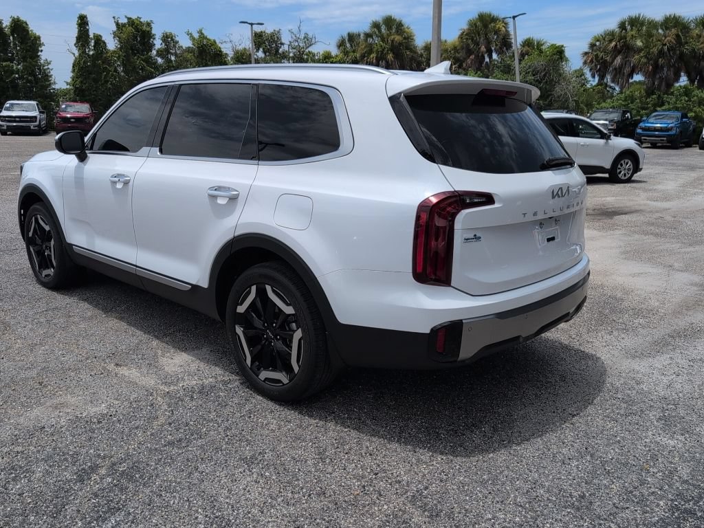 Used 2025 Kia Telluride S FWD image 5